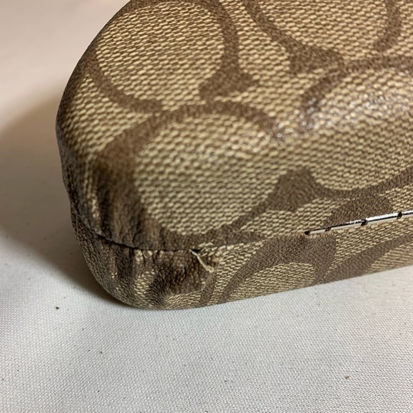 Coach Monogram Hard Clamshell Sunglass Case - Picture 8 of 8